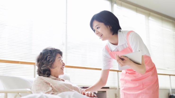 10 NỮ HỘ LÝ(ĐIỀU DƯỠNG)